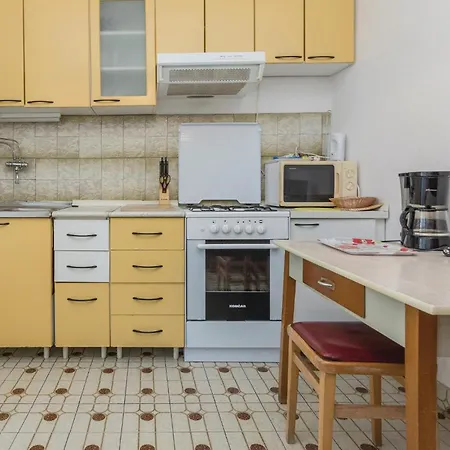 Holiday home Cozy Home In Privlaka With Kitchen
