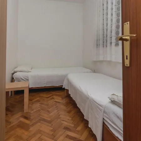 Cozy Home In Privlaka With Kitchen *