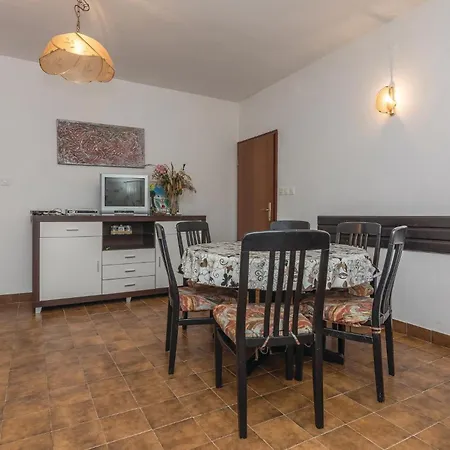 Cozy Home In Privlaka With Kitchen *